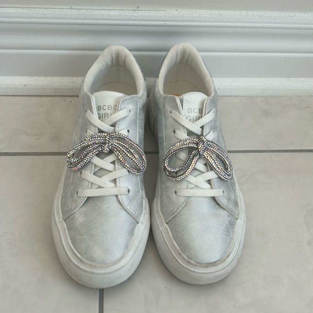 Super Cute!!! Girls Size 3 US dressy sneaker!! On trend crystal bow on each.